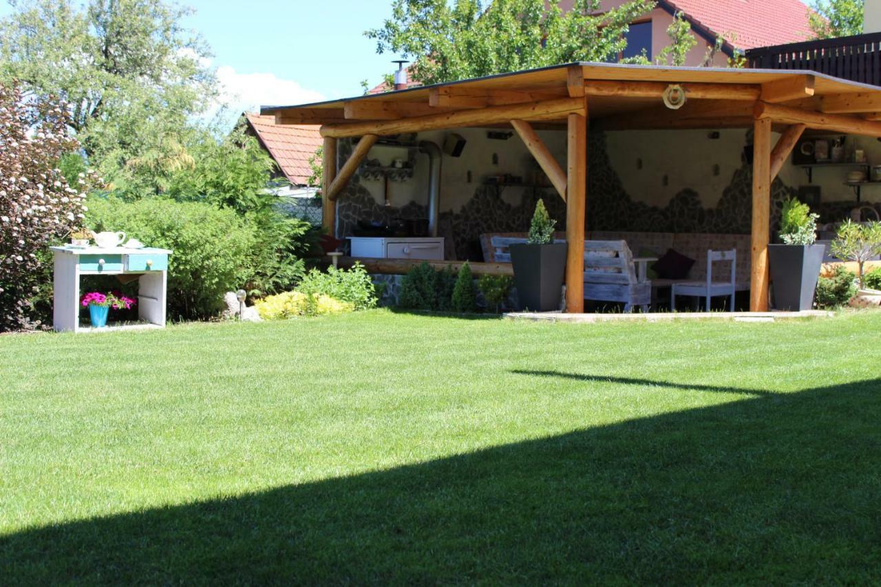 Propaganda Chalet Liptovsky Mikulas Luaran gambar